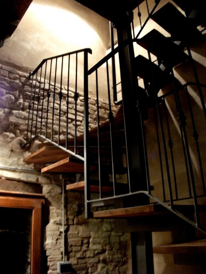 La Rosa Scarlatta Monterubbiano Oda fotoğraf